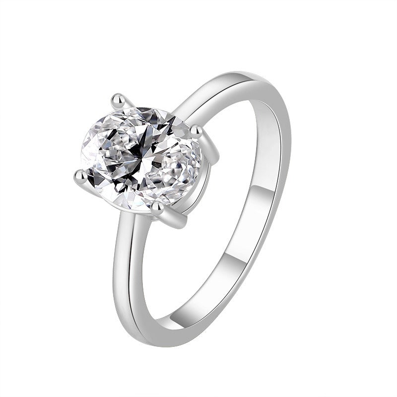 Bague moissanite taille princesse, design épuré