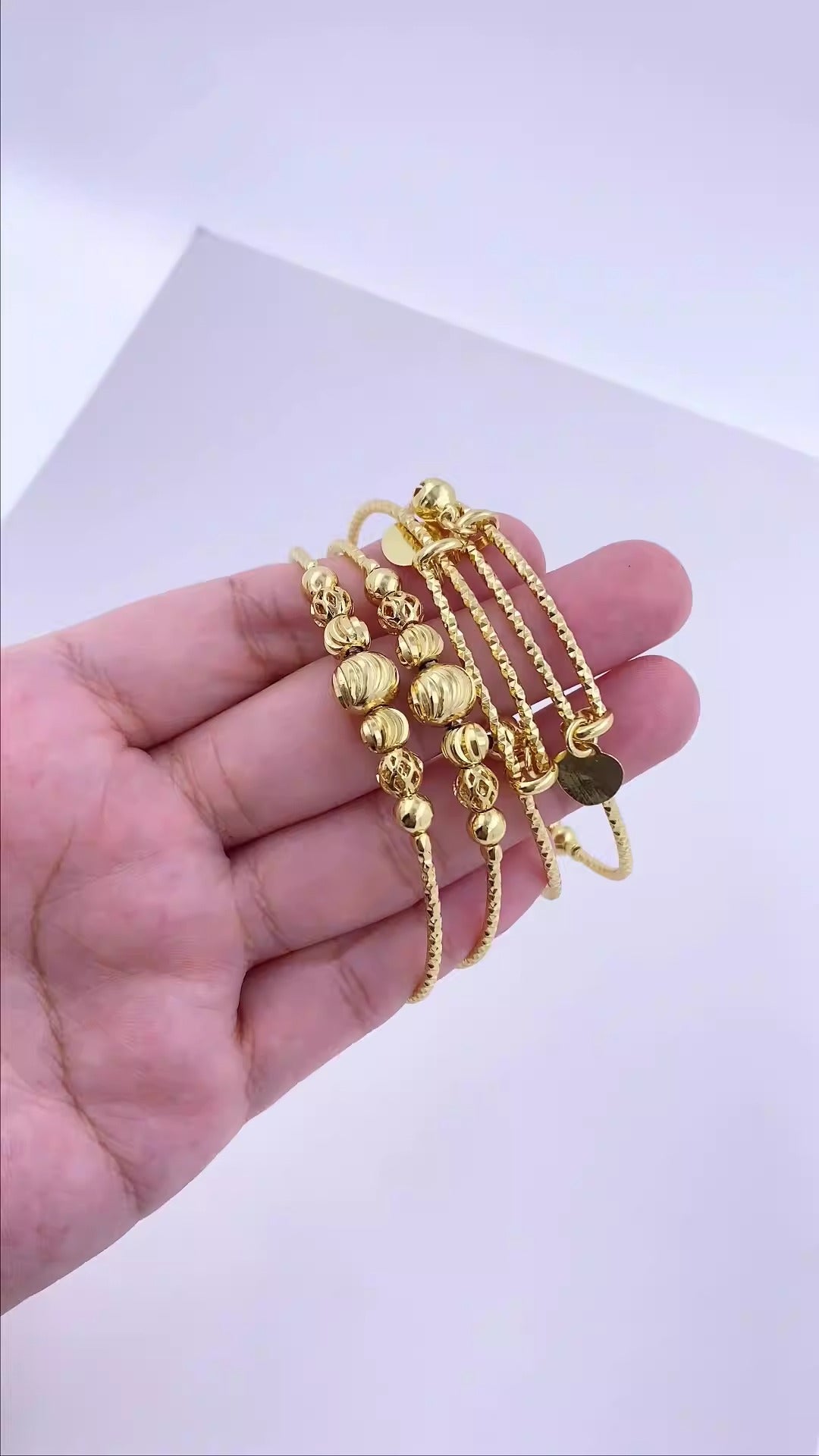 Bracelet clochette perlé ajustable, plaqué or