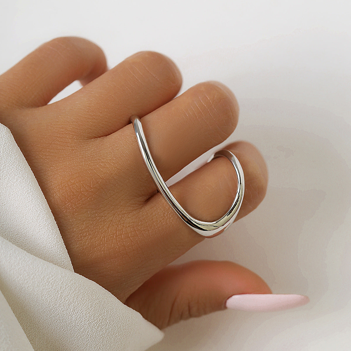 Bague ouverte géométrique futuriste, métal