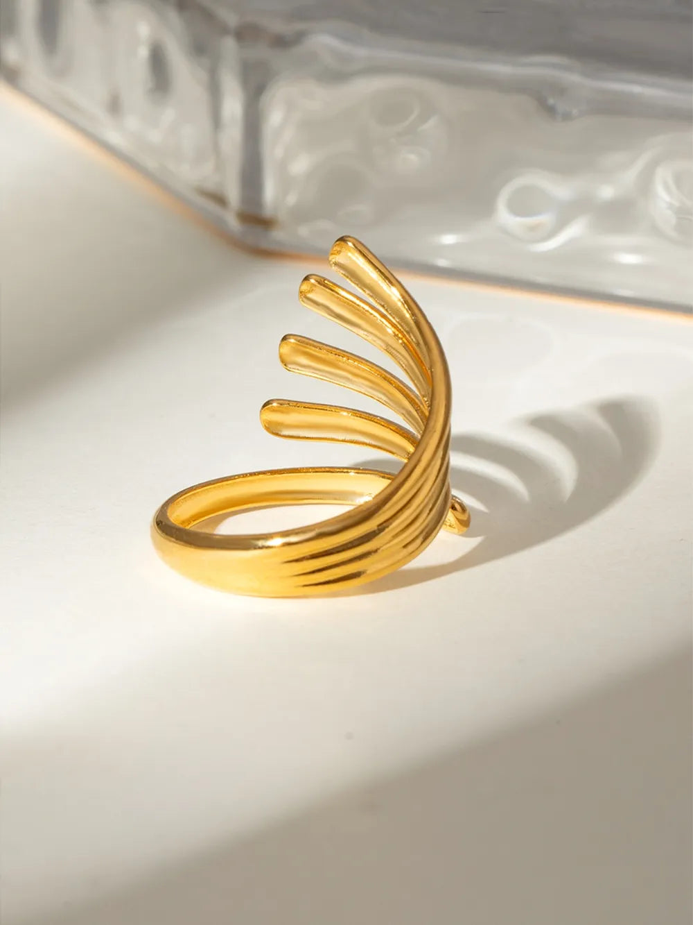 Bague ouverte lignes irrégulières, plaqué or 18 carats
