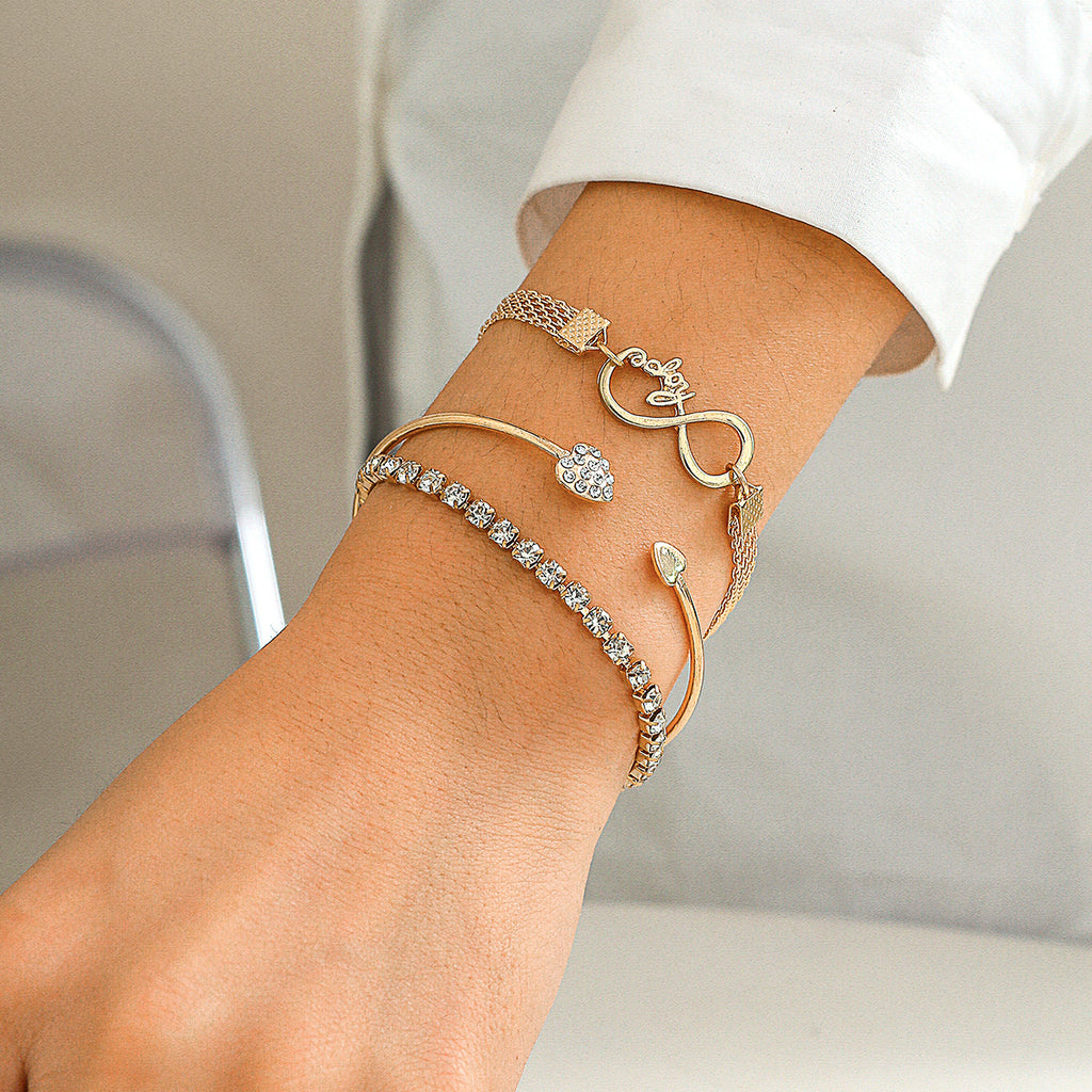 Bracelet chaîne cœur en 8, zircon