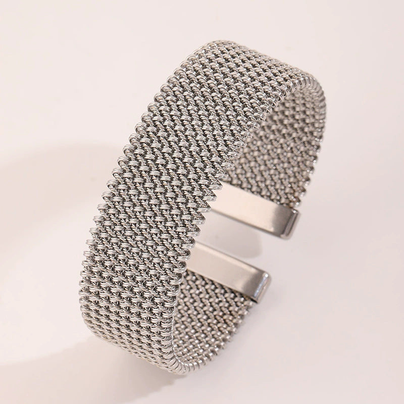 Bracelet texturé martelé, plaqué or 18 carats, acier titane