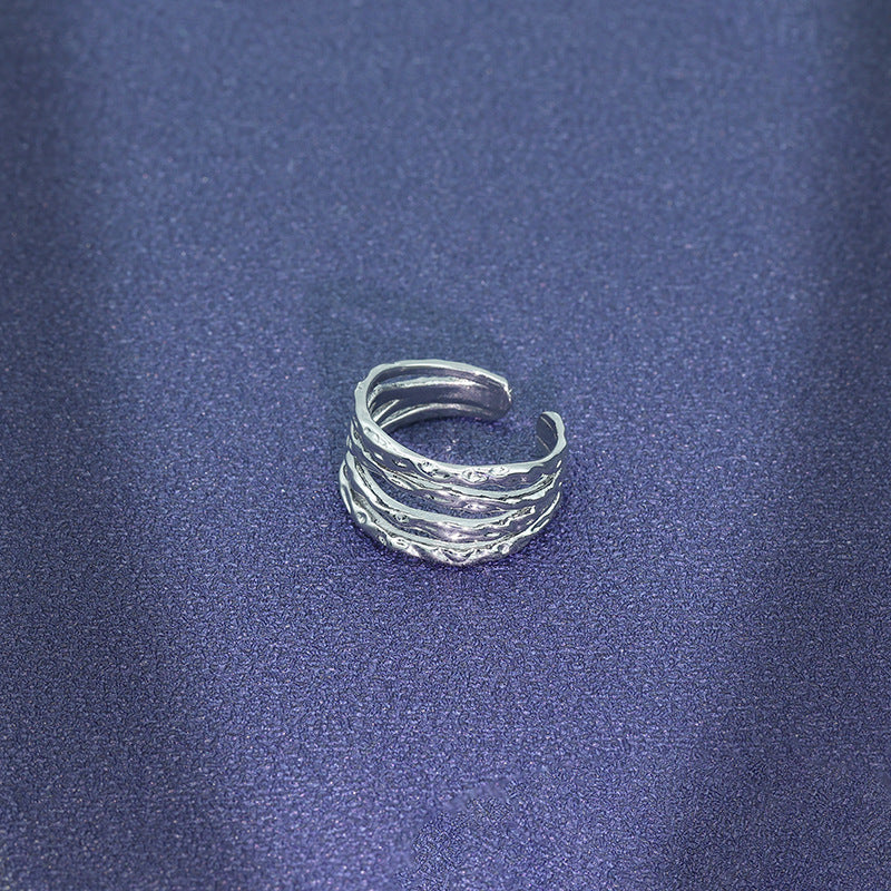 Bague ouverte effet lave irrégulière