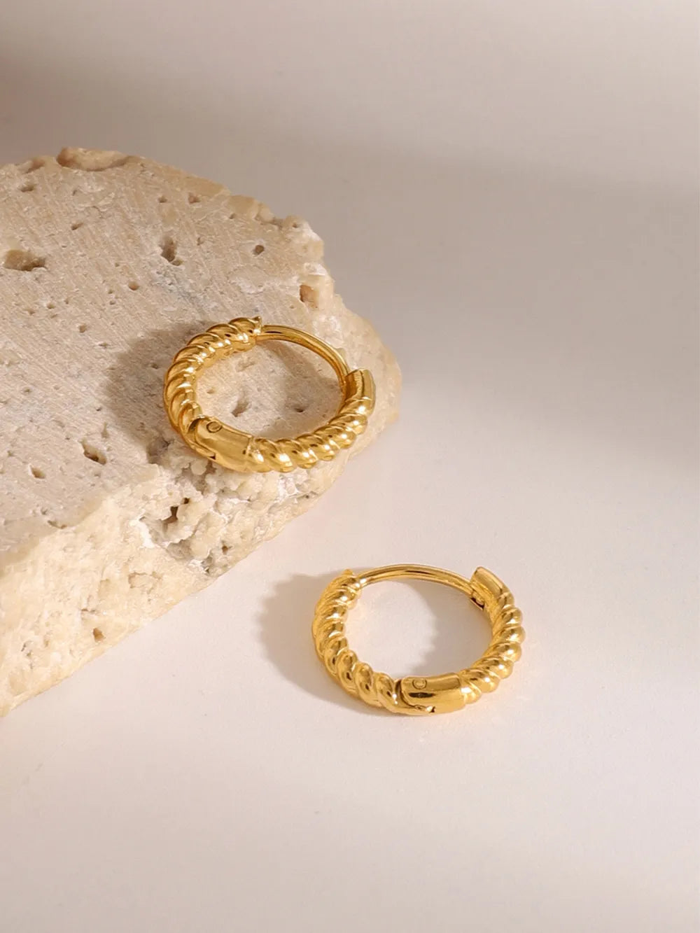 Huggies plaqué or 18 carats, acier inoxydable