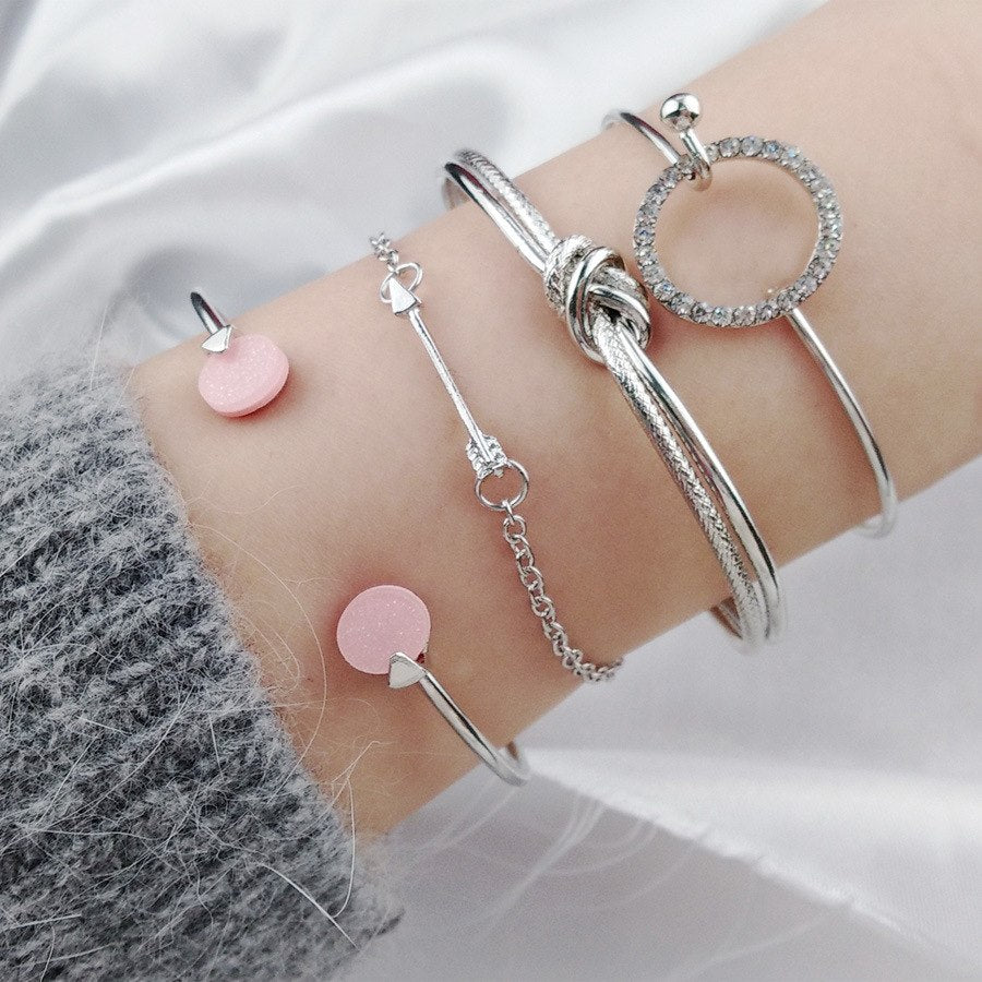 Set de 4 bracelets ouverts multi-rangs, cristal