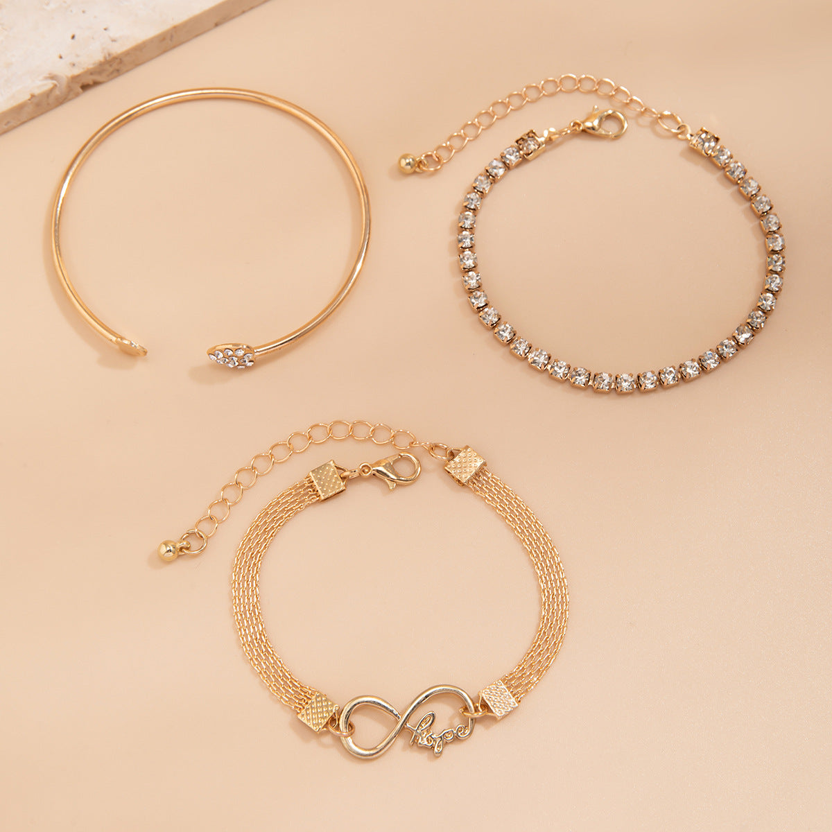 Bracelet chaîne cœur en 8, zircon