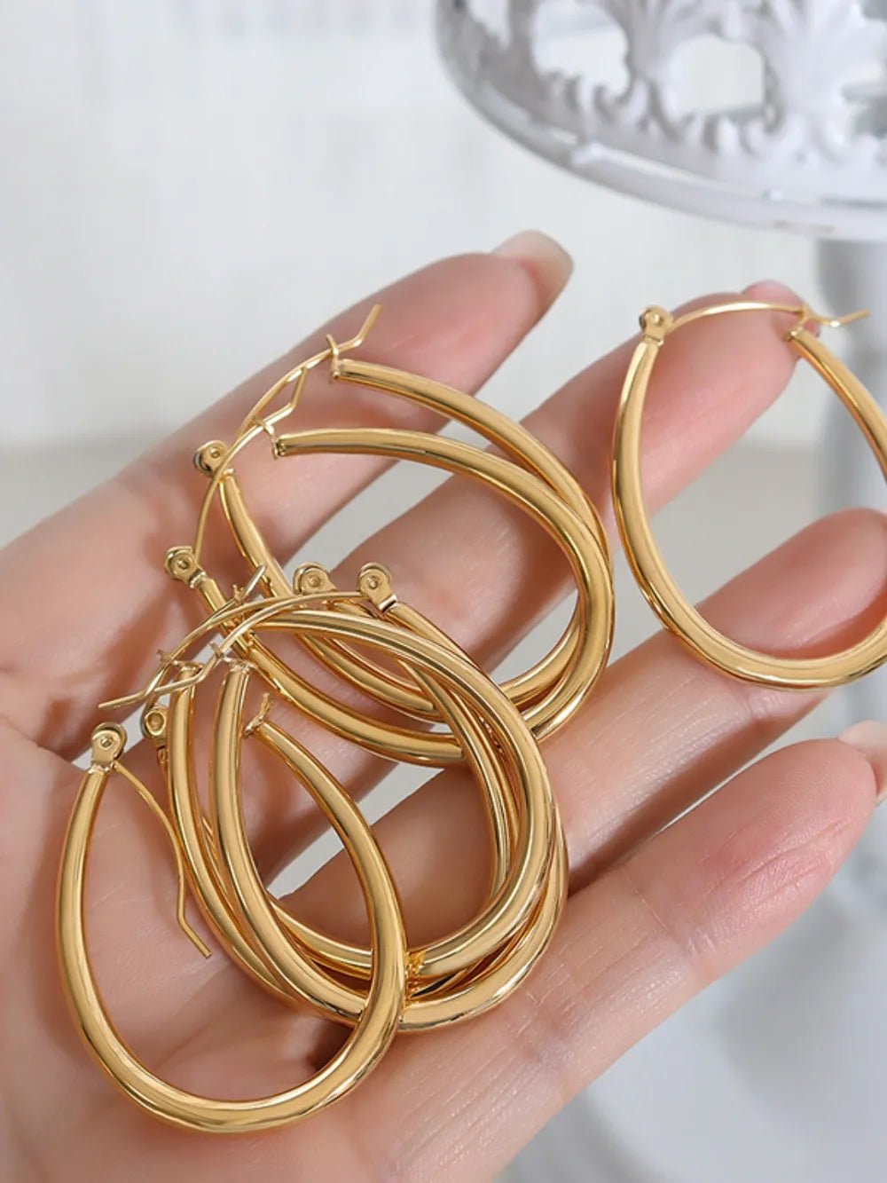 Boucles d'oreilles élégantes, design polyvalent