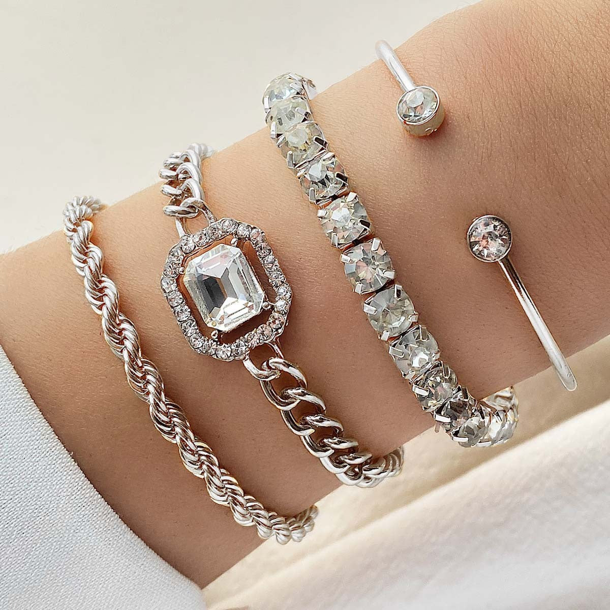 Set de 4 bracelets zircon intégral