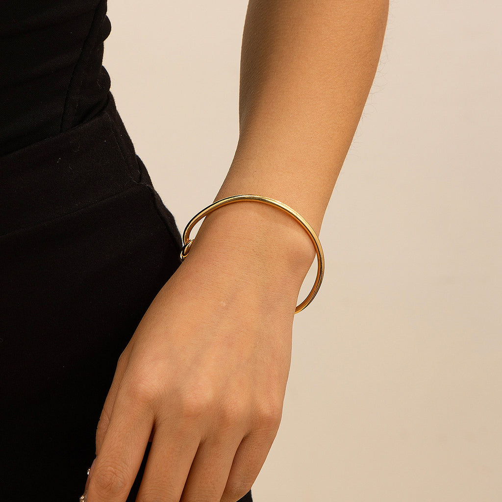 Bracelet ouvert double nœud ajouré, style commuter