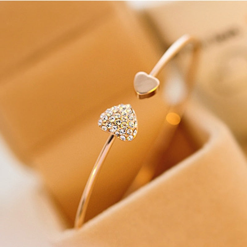 Bracelet manchette ouvert double cœur nœud, cristal