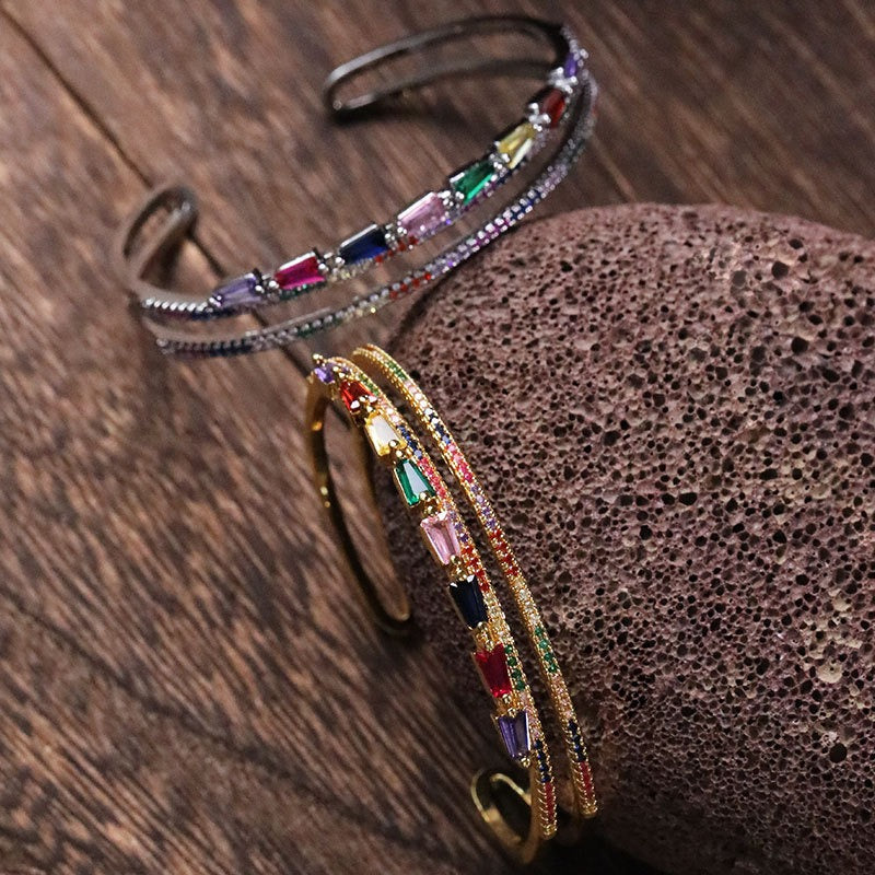 Bracelet ouvert double rang ajouré, zircon coloré