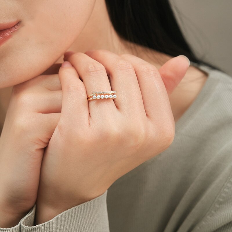 Bague dorée forme originale, style gothique