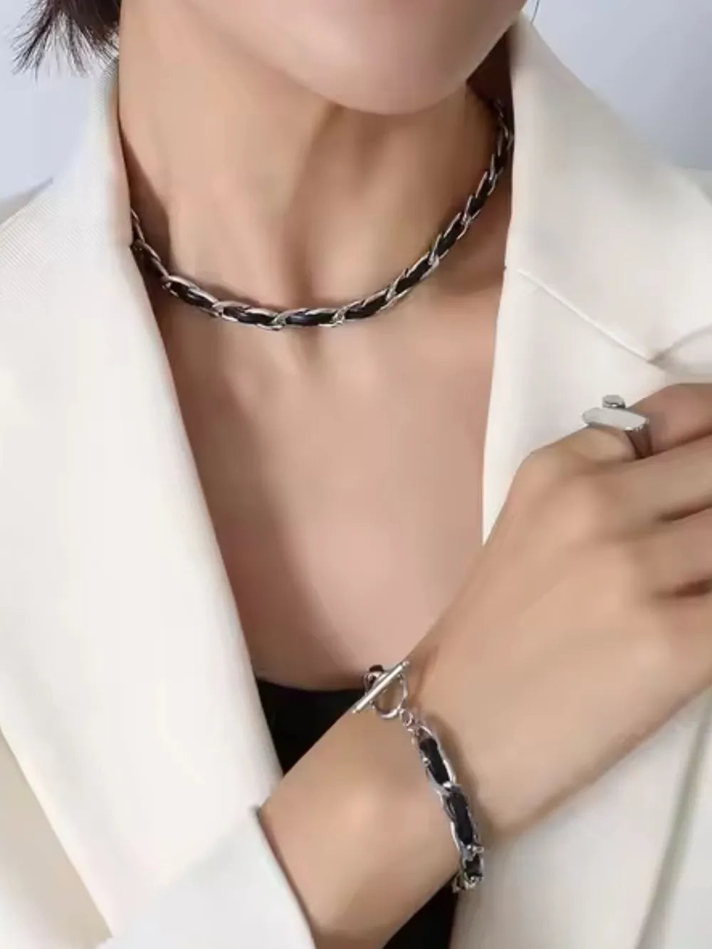 Collier chaîne cordon cuir, style hip-hop